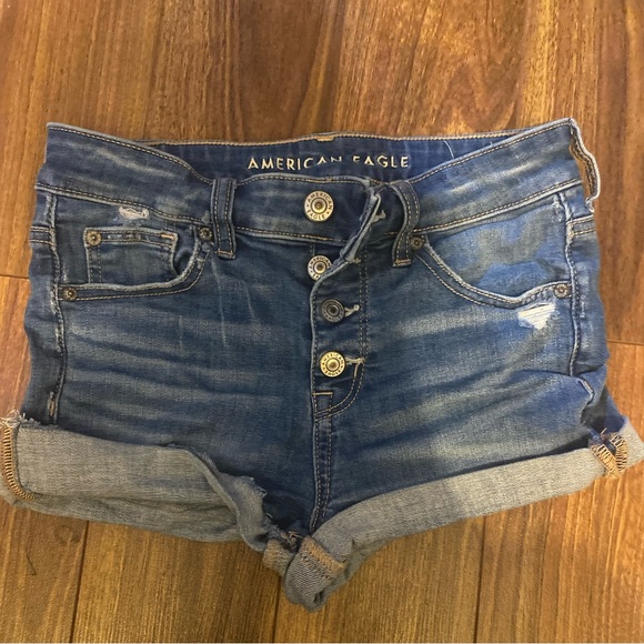 Medium Wash High Waisted American Eagle Shorts - Picture 1 of 3